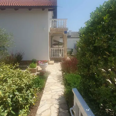 In Vir/insel 7492